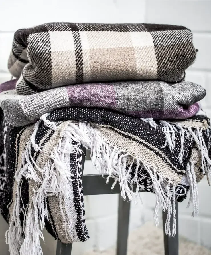 warm-blankets-chair_169016-3134